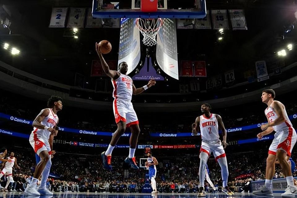 华体会中心-明明场上效果相当不错，但火箭还是没有给替补中锋更多表现机会？